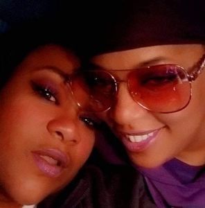 Meet your Posher, Shlonda